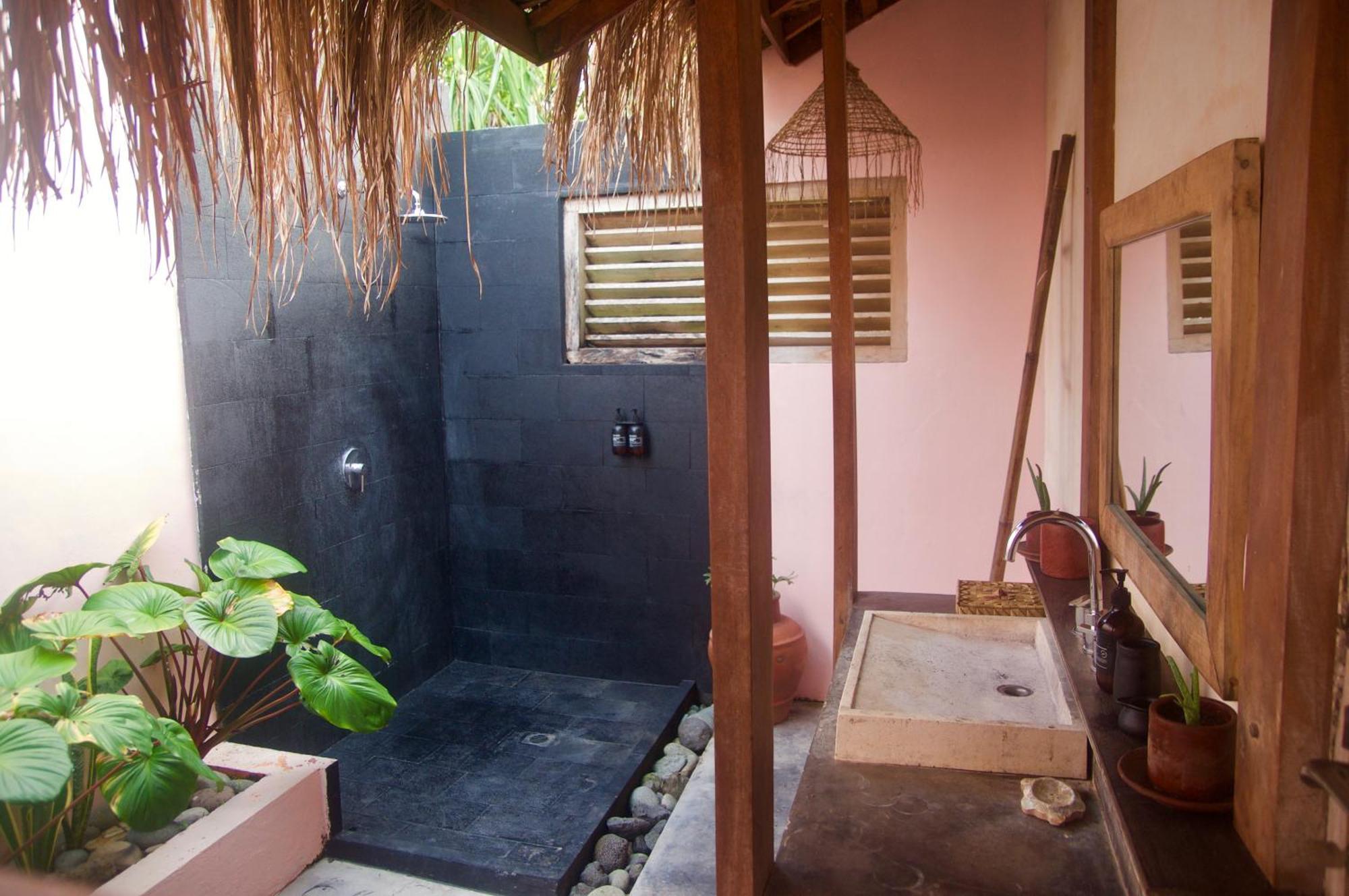 Owa Lodge Areguling Kuta  Oda fotoğraf